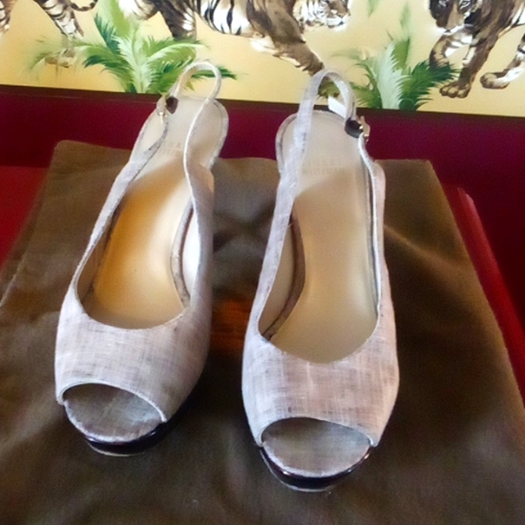 Stuart Weitzman size 8 tweed & tortoise shell open toe 3" heels good condition - Picture 3 of 8